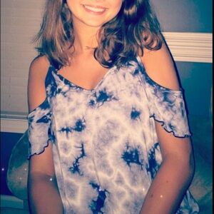 American Eagle soft and sexy cold shoulder blue tie dye shirt size small